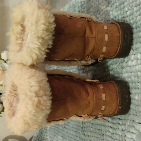 BOOTS UGG - Picture 3 of 8